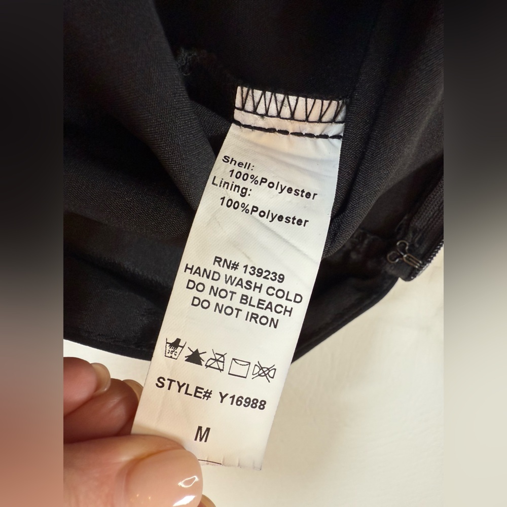 Do+Be lace black jumpsuit, small flaw, size medium (bin B) - Picture 12 of 12